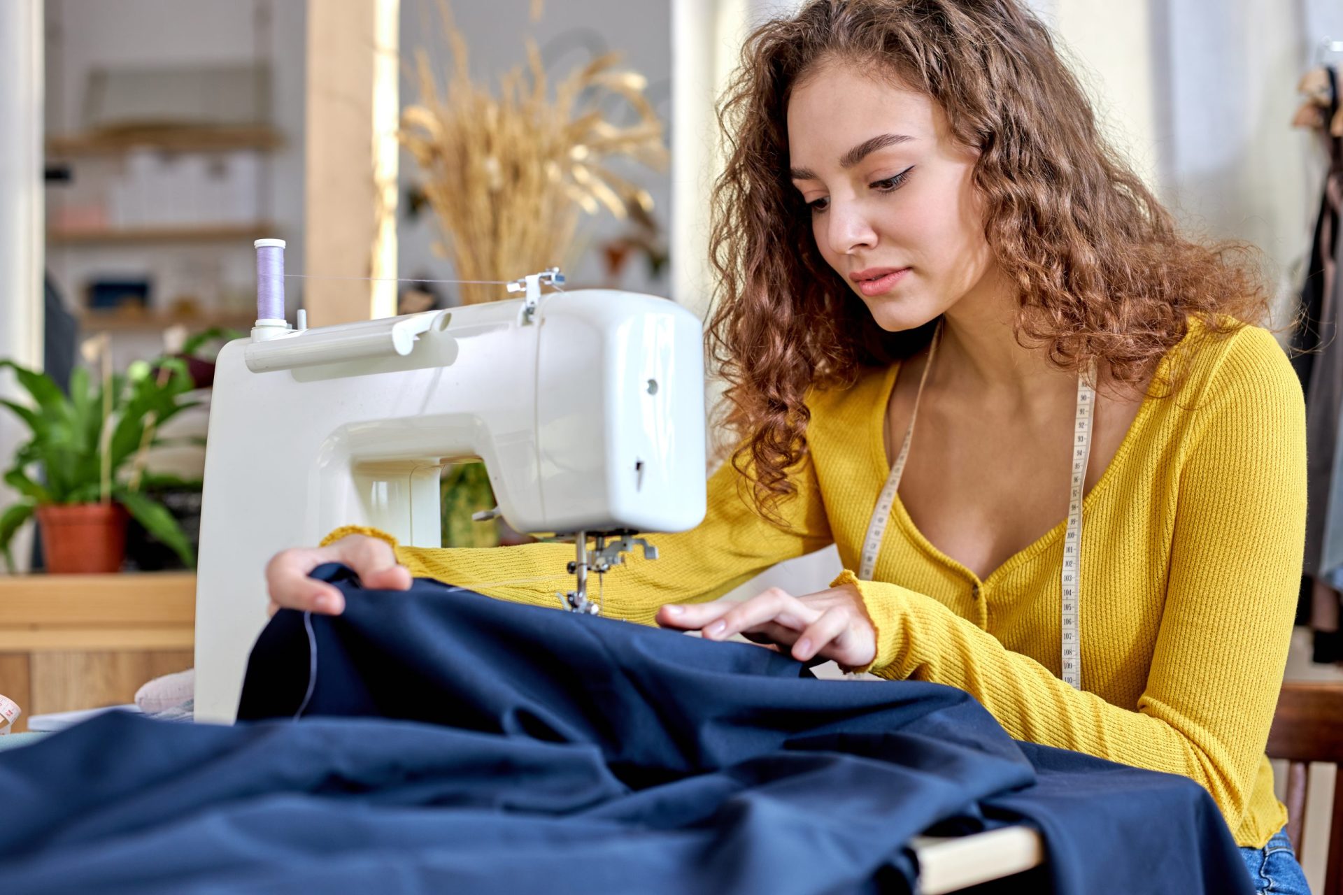 Vous consultez actuellement Comment prendre soin de vos vêtements de seconde main pour qu&rsquo;ils durent plus longtemps